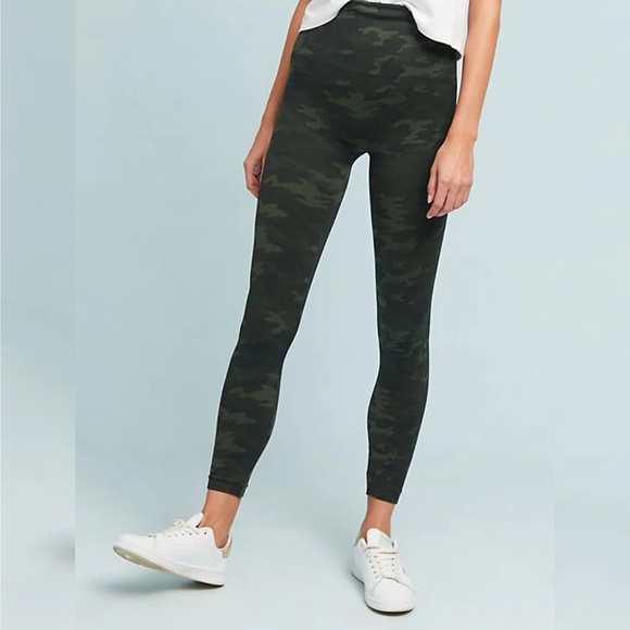 SPANX Green Camo Look At Me Now Seamless Leggings Size L - Picture 1 of 12